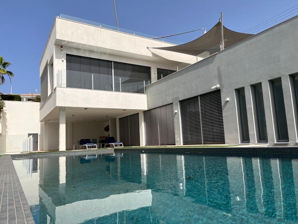 Stunning Villa 1