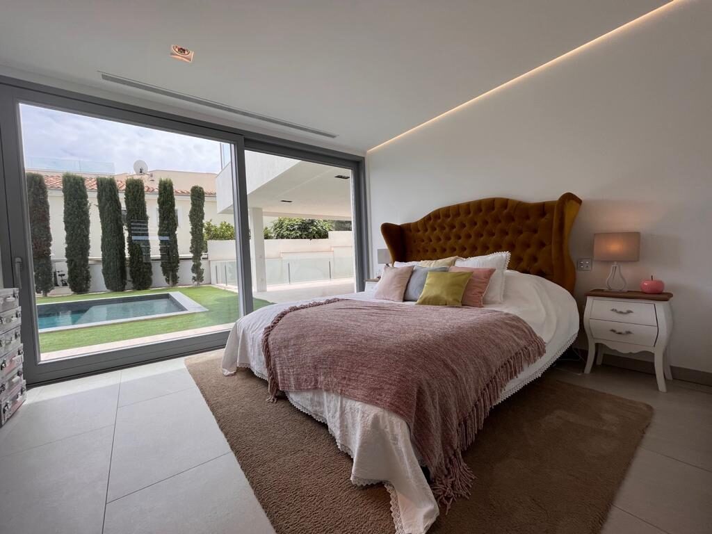 Stunning Villa 9