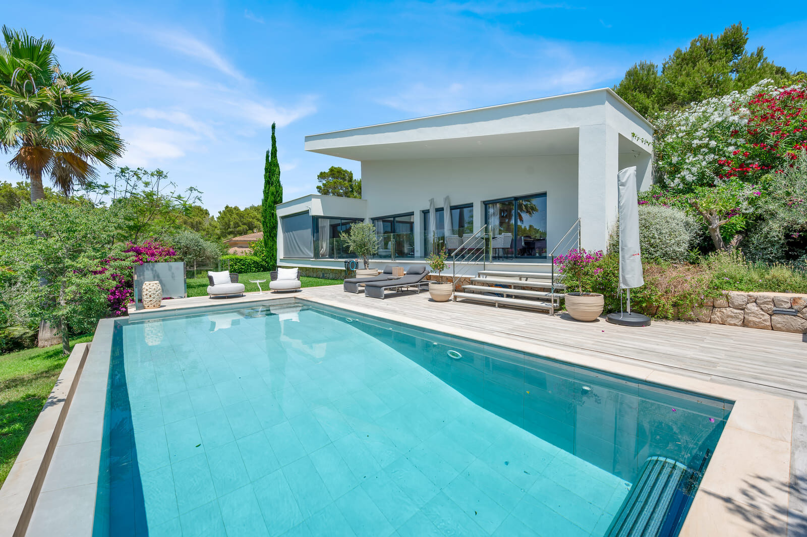 Privacy Chalet 1
