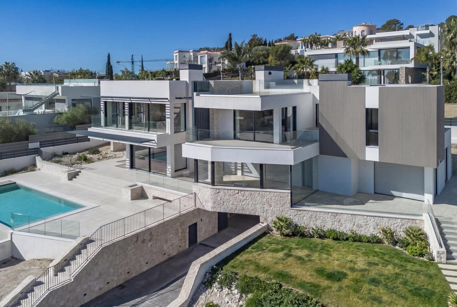 Villa Mil 8